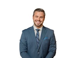 Agent Andrii Sirenko