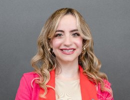 العميل Zeina Riachi