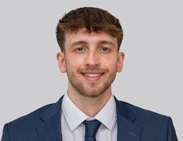العميل Ryan McBride