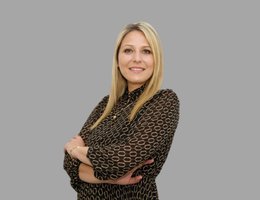 العميل Alexandra Papanikolaou