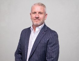 العميل Richie Gallagher