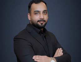 العميل Abu Bakar Naveed