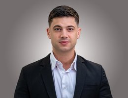 العميل Dominic Ferreira