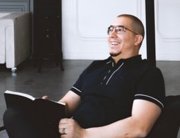 العميل Rustam Suleimanov