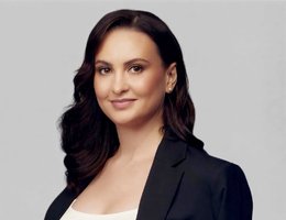 العميل Irina Hanson