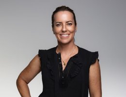 العميل Anna Coles