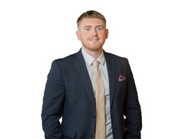 العميل Oliver Leedham