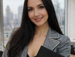 Agent Parisa Davarkia
