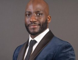 العميل Darren Francis  Grant