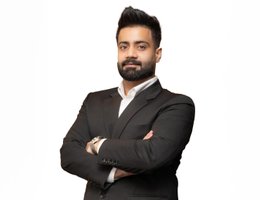 العميل Usman Khalid