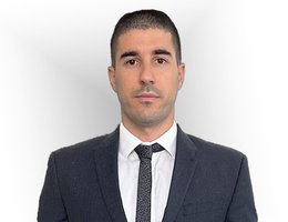 العميل Petar Strugar