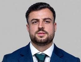 العميل Harry  Poole