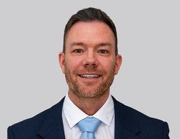 العميل Matthew Holsgrove