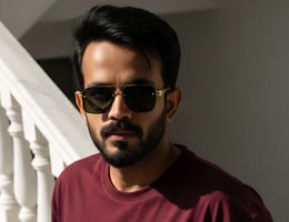 العميل Hasnain Zulfiqar