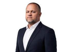 Agent Anton Naumov