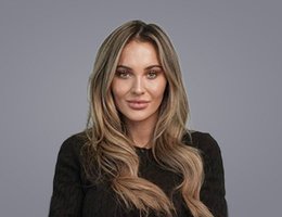 العميل Charlotte Roberts