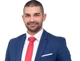 العميل Ilia  Iliev   Iliev