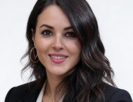 العميل Laurie Marie