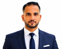 العميل Naeem  Ikram 
