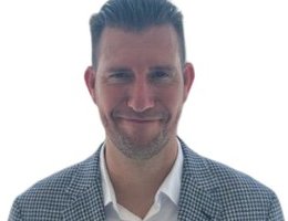 العميل Alastair Armstrong