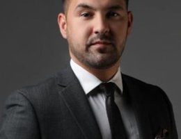 العميل Darryl Christopher Lennox