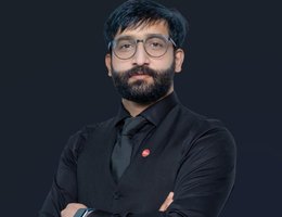 العميل Usman  Tahir