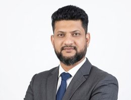 العميل Umar Abbas