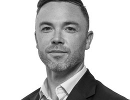 العميل Dean Douglas-Evans