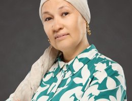 العميل Elena Bukadida