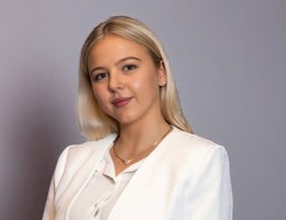 العميل Mercedes Reuter