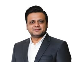 العميل Rana Nisar Akbar