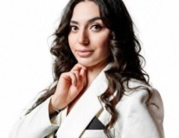 العميل Asia Pingoltsian