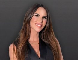 Agent Shaye  Ueckermann