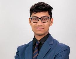 العميل Alistaire Adam Franco