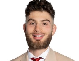 العميل Lucas  Angelakos