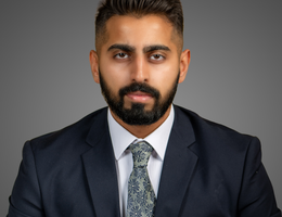 العميل Moiz Ahmed