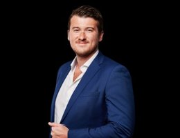 العميل Noah Aribi