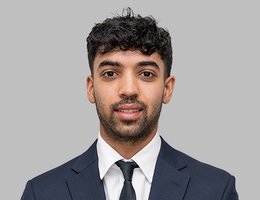 العميل Armaan Khiroya