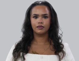 العميل Elliyna Pheasey