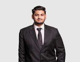 العميل Muneeb  Quraishi