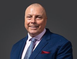 العميل Ian Grisdale