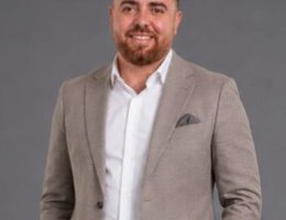 العميل Mahmoud Awad