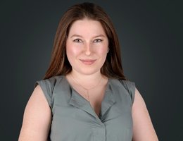 العميل Yuliia Dmytriv