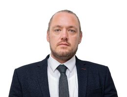 العميل Dean Moore 