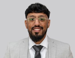 العميل Nazir Akbar