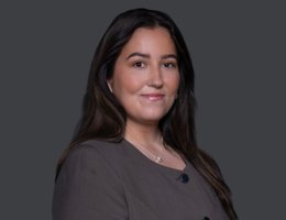 العميل Chloe Thomas