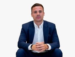 العميل Brandon North