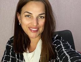 العميل Julia