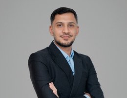 العميل Hassan Raza