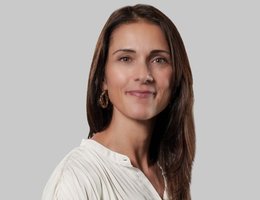 العميل Emilie Balestrieri